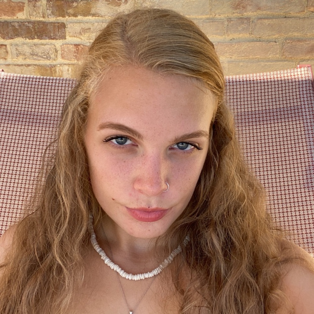 welcome to my closet! i’m rhiannon!